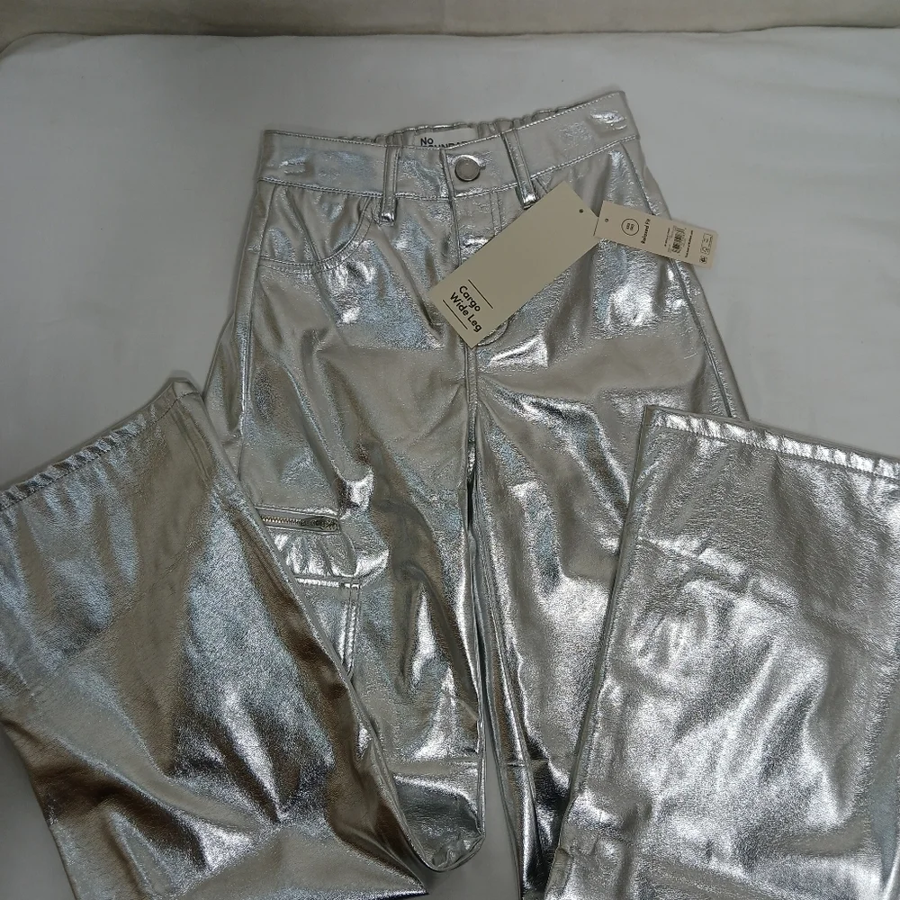 NEW No Boundaries Silver Wide Leg Cargo Pants Women's Size XXS (00)